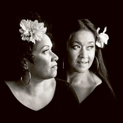 Vika & Linda Bull